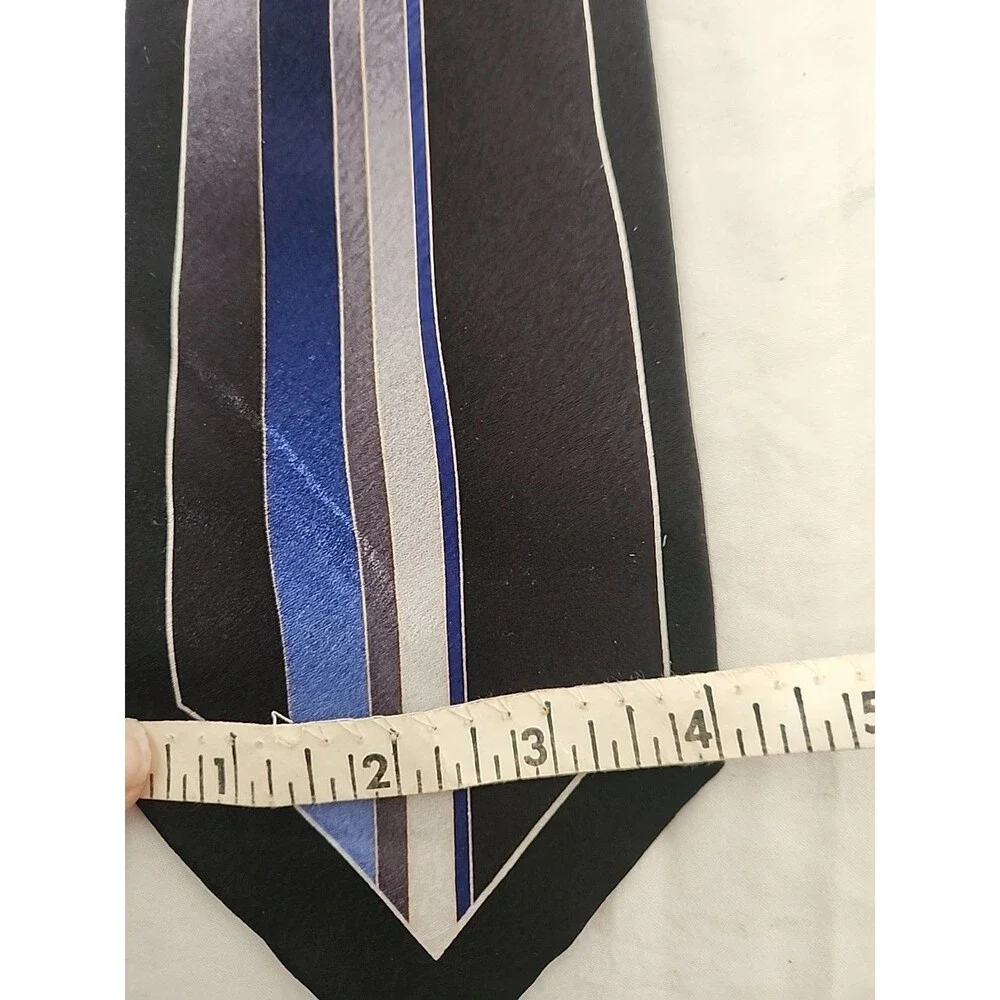 Pierre Cardin Tie Silk Multicolor 59 Inches Long 4 Inches Wide.